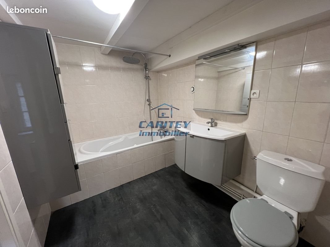 Appartement à louer, 53m², Lure