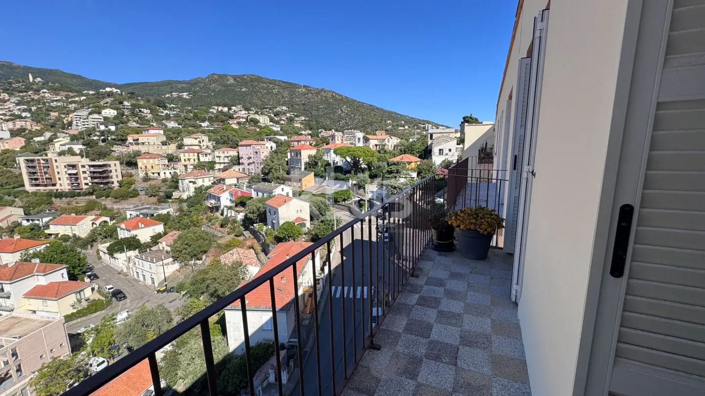 Appartement à vendre, 85m², Bastia