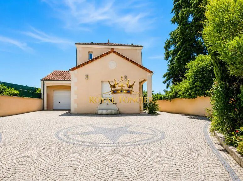 Maison à vendre, 118m², Dangé-Saint-Romain