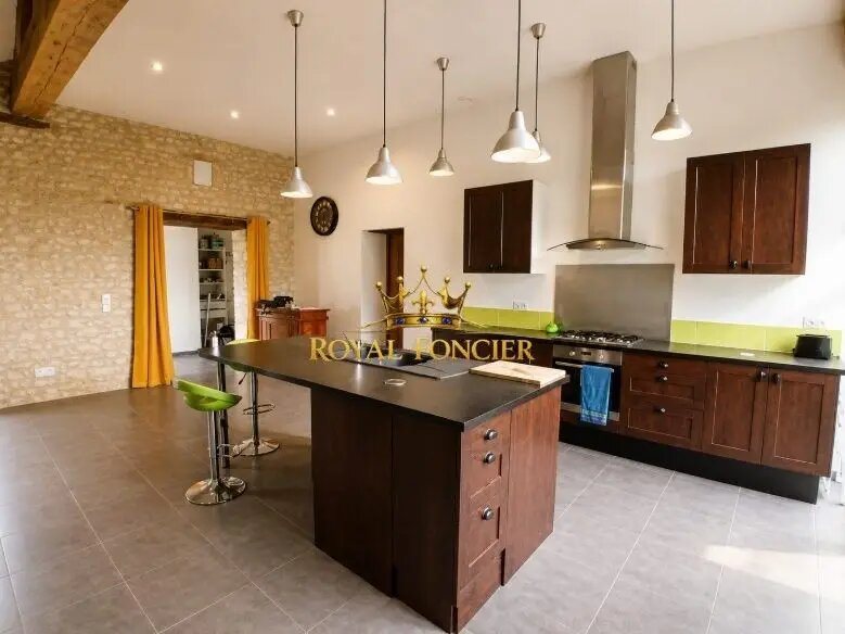 Maison à vendre, 165m², Dangé-Saint-Romain