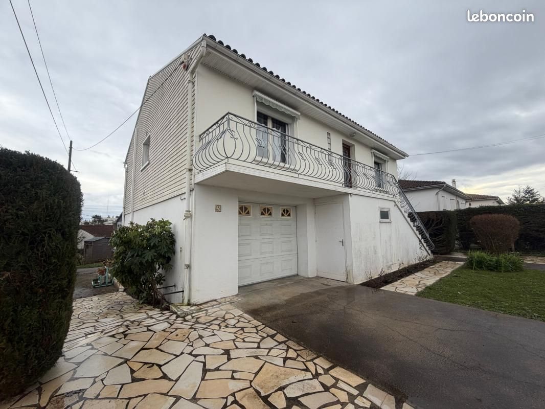 Maison à vendre, 141m², Saintes