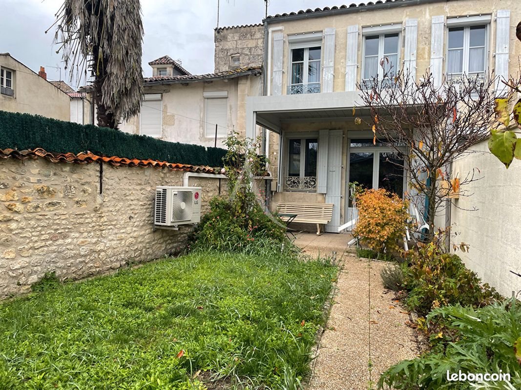 Maison à louer, 60m², Saintes