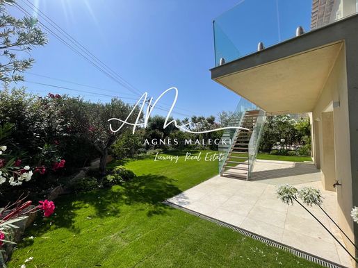 Maison 5 pièces 168 m² · à Cavalaire-sur-Mer · 168 m² · 1 950 000 €