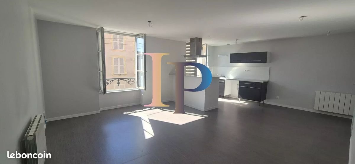 Appartement à louer, 65m², Charlieu