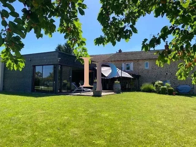 Maison à vendre, 310m², Saint-Christophe-en-Brionnais