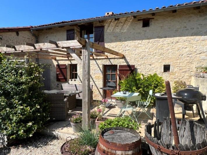 Maison à vendre, 313m², Nanteuil-en-Vallée