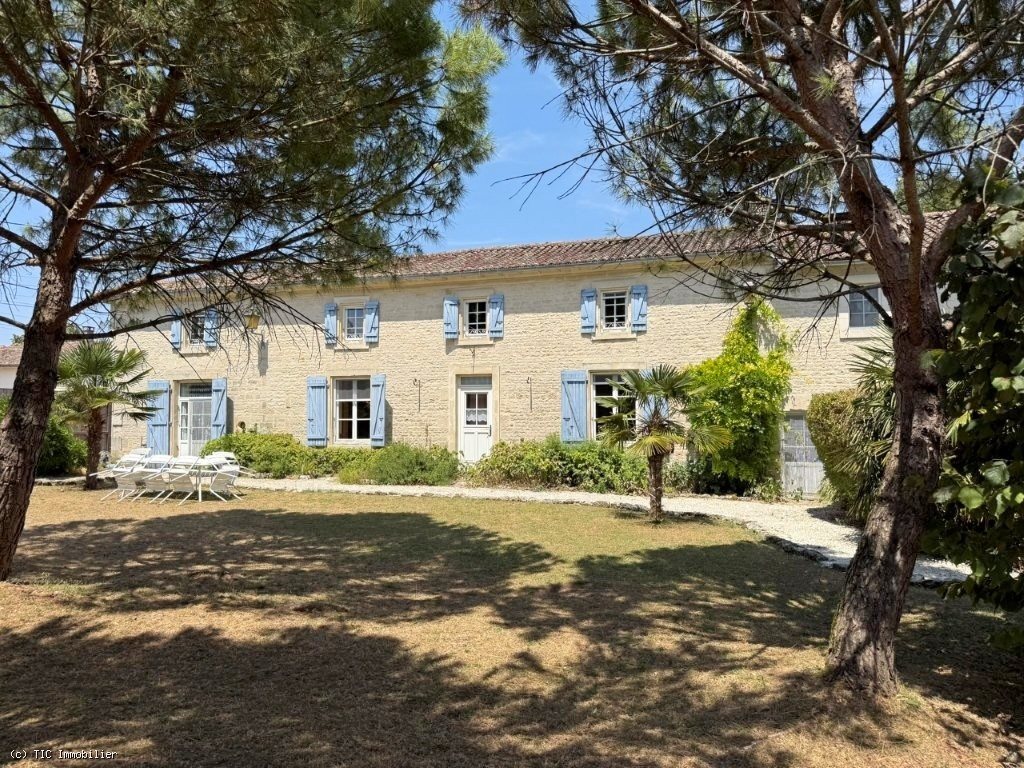 Maison à vendre, 213m², Villefagnan