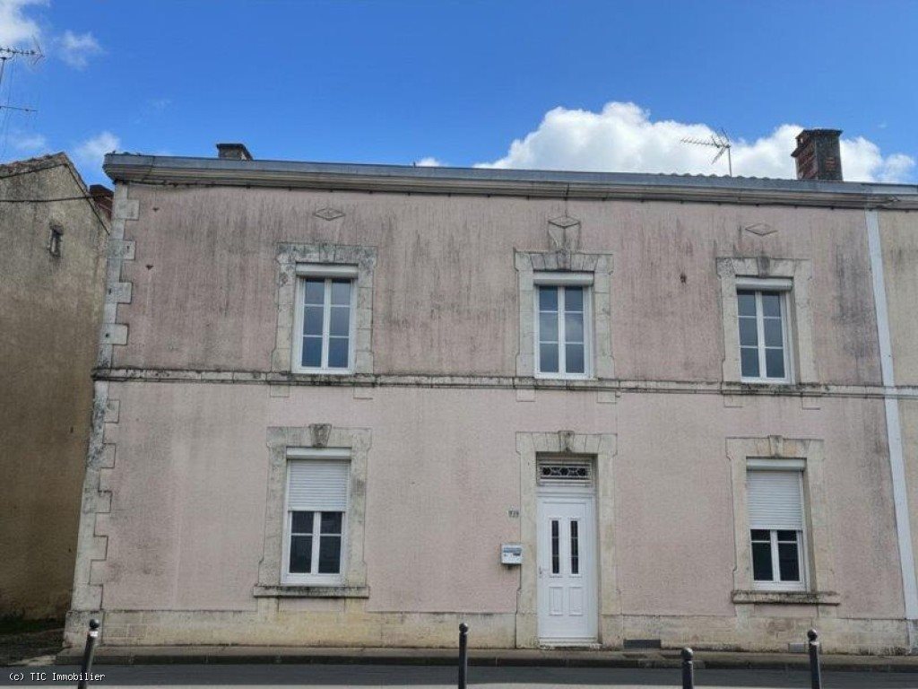 Maison à vendre, 147m², Aunac
