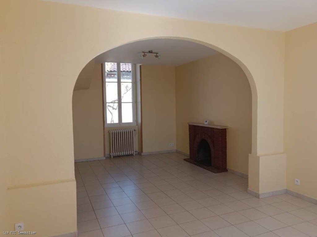 Maison à vendre, 147m², Aunac