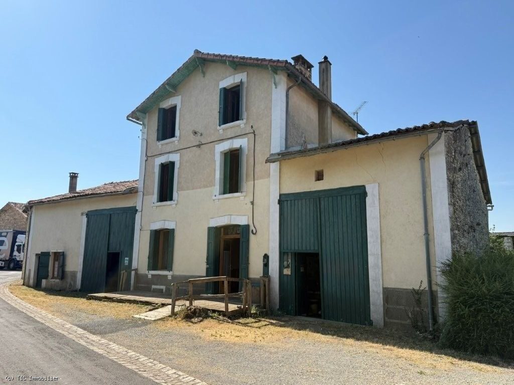 Maison à vendre, 169m², Aunac