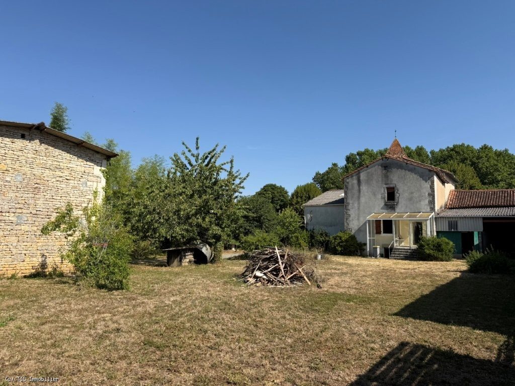 Maison à vendre, 169m², Aunac