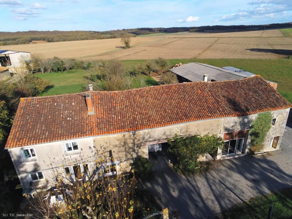 Maison à vendre, 224m², Aunac