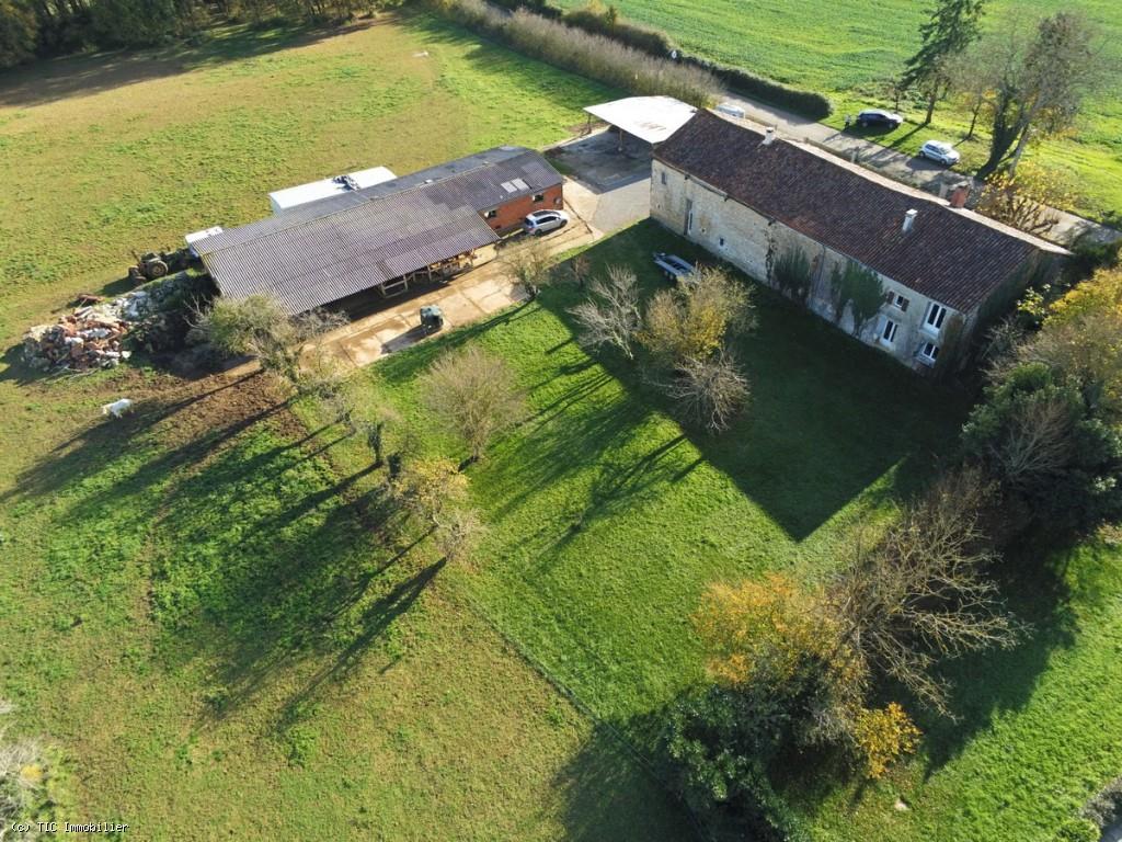 Maison à vendre, 224m², Aunac
