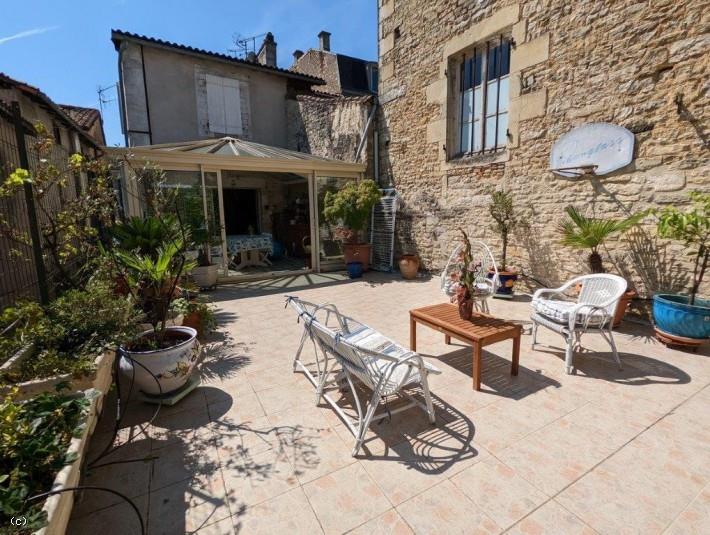 Maison à vendre, 212m², Ruffec