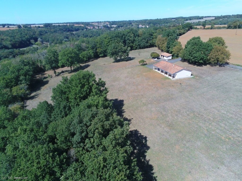 Maison à vendre, 142m², Nanteuil-en-Vallée