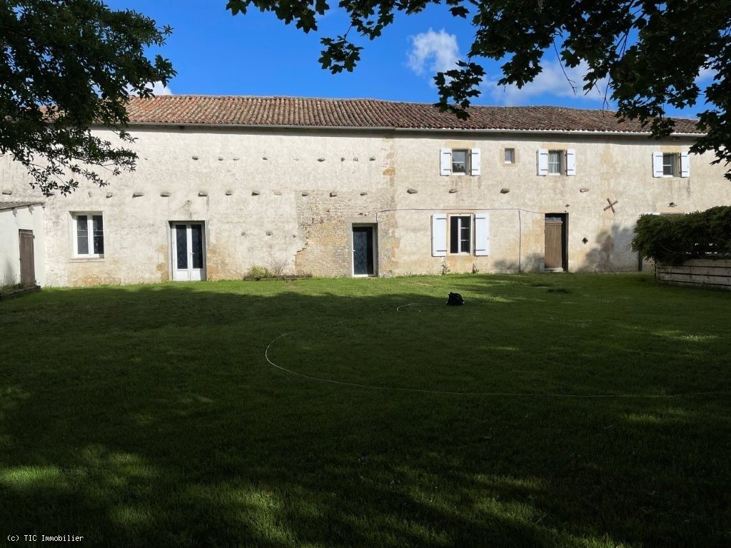 Maison à vendre, 400m², Chef-Boutonne