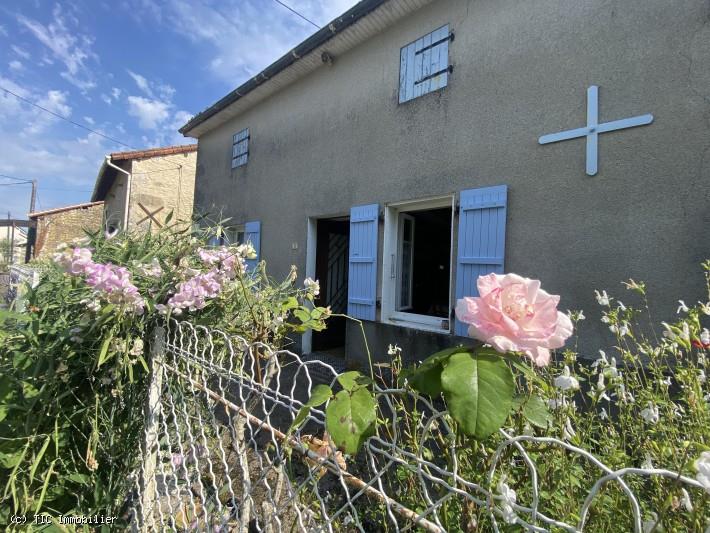 Maison à vendre, 87m², Champagne-Mouton