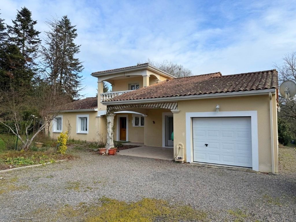 Maison à vendre, 165m², Chabanais