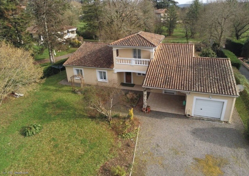 Maison à vendre, 165m², Chabanais