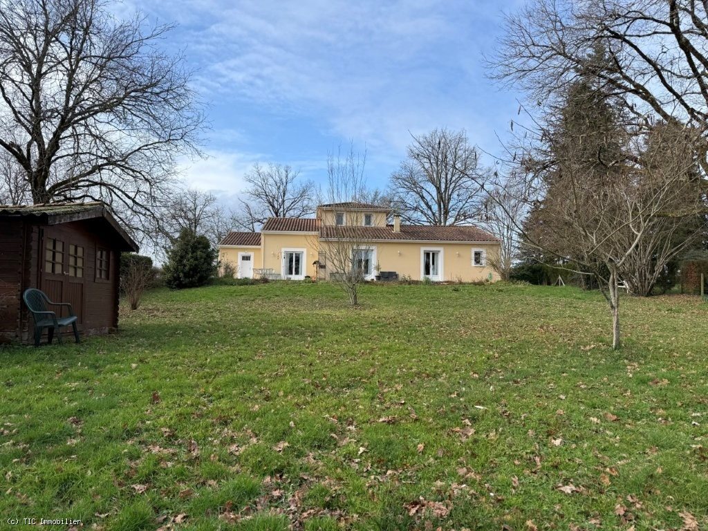 Maison à vendre, 165m², Chabanais