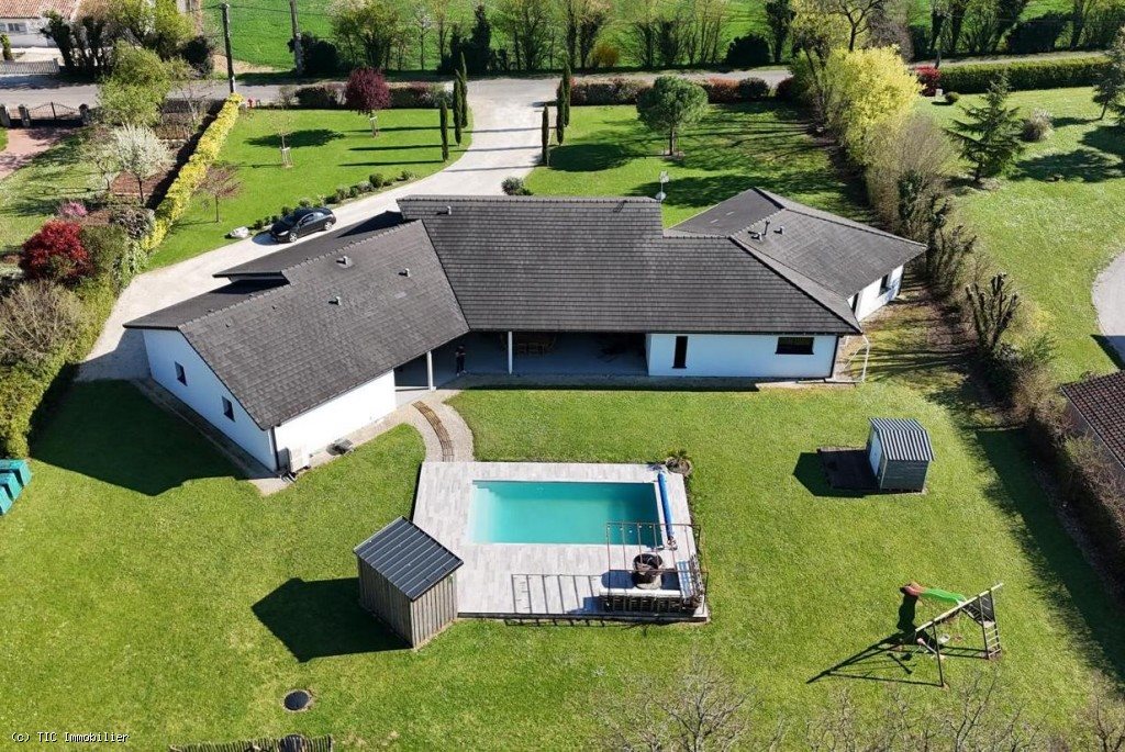 Maison à vendre, 257m², Ruffec