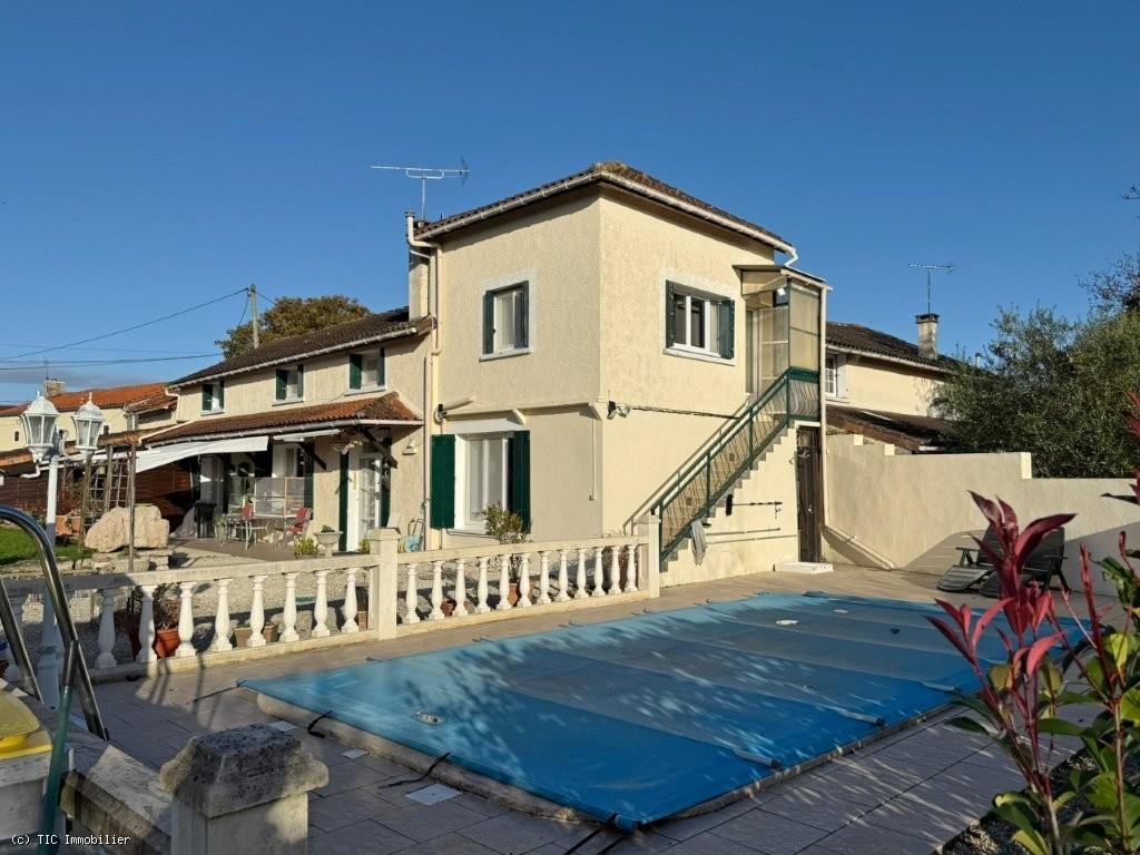 Maison à vendre, 141m², Mansle