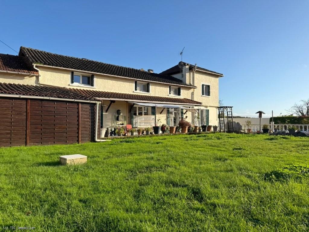 Maison à vendre, 141m², Mansle