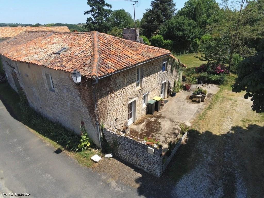 Maison à vendre, 180m², Nanteuil-en-Vallée