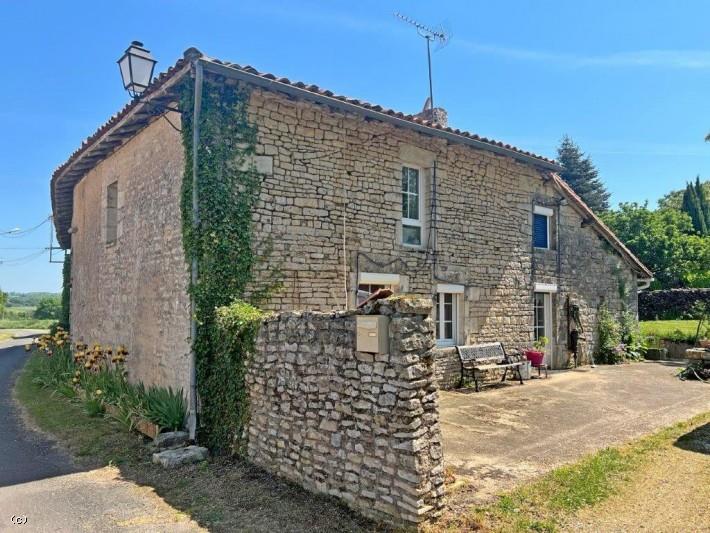 Maison à vendre, 180m², Nanteuil-en-Vallée