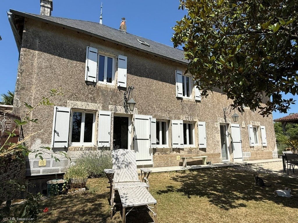 Maison à vendre, 140m², Ruffec