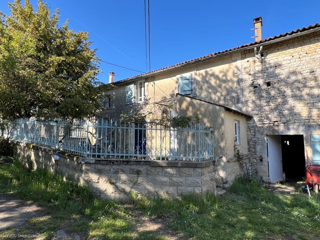 Maison à vendre, 187m², Ruffec