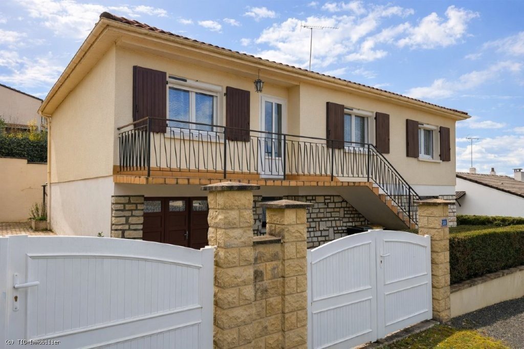 Maison à vendre, 136m², Ruffec