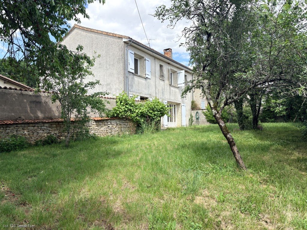 Maison à vendre, 146m², Aunac