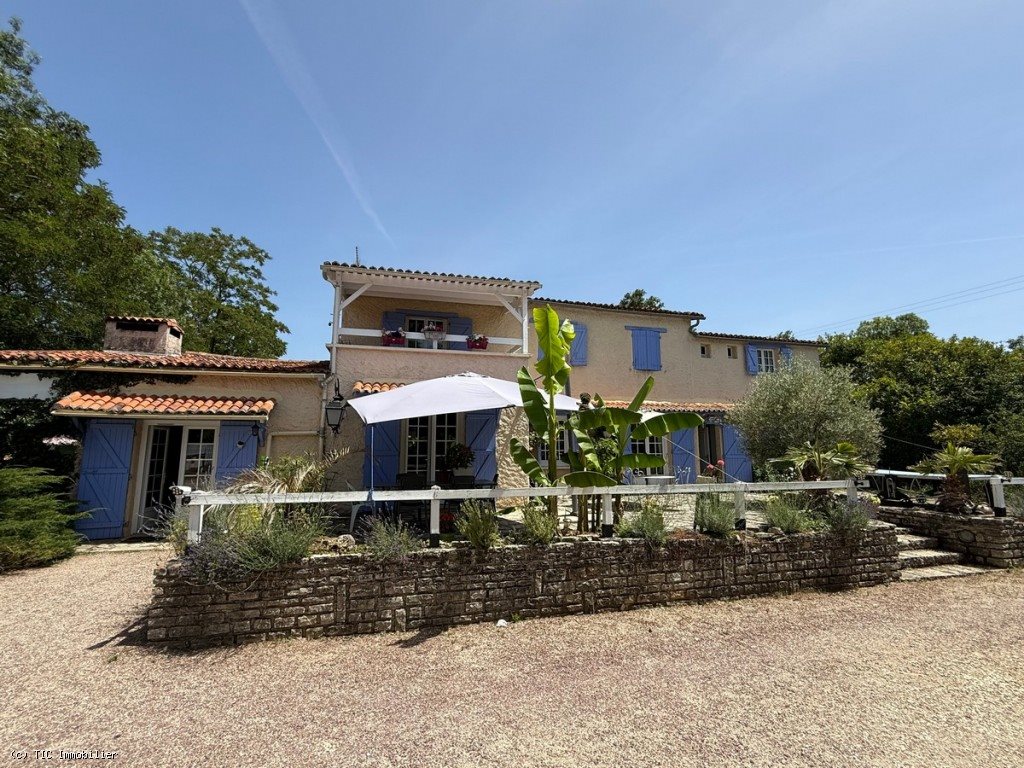Maison à vendre, 370m², Verteuil-sur-Charente