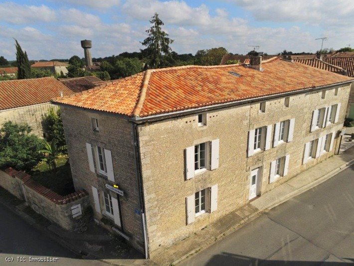 Maison à vendre, 214m², Ruffec