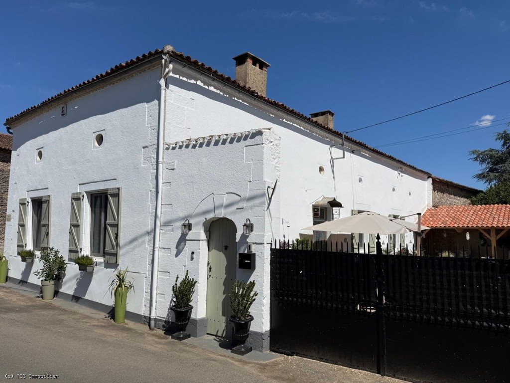 Maison à vendre, 227m², Civray