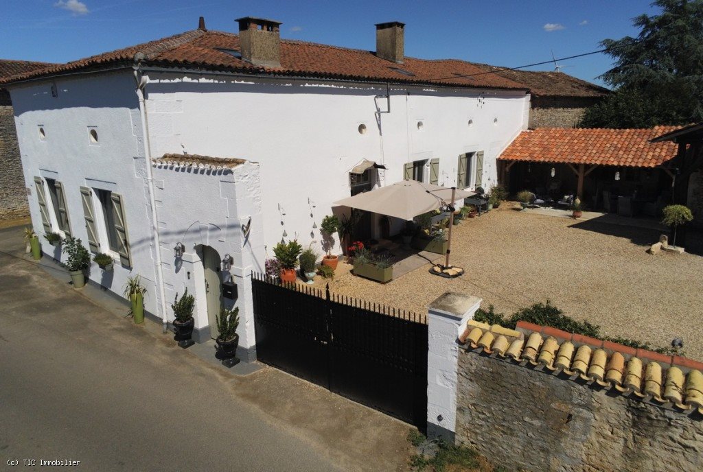Maison à vendre, 227m², Civray