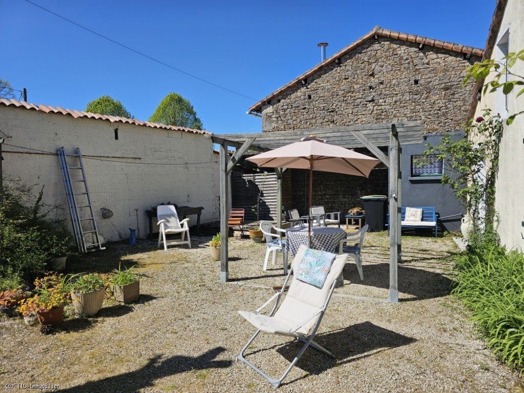 Maison à vendre, 78m², Nanteuil-en-Vallée