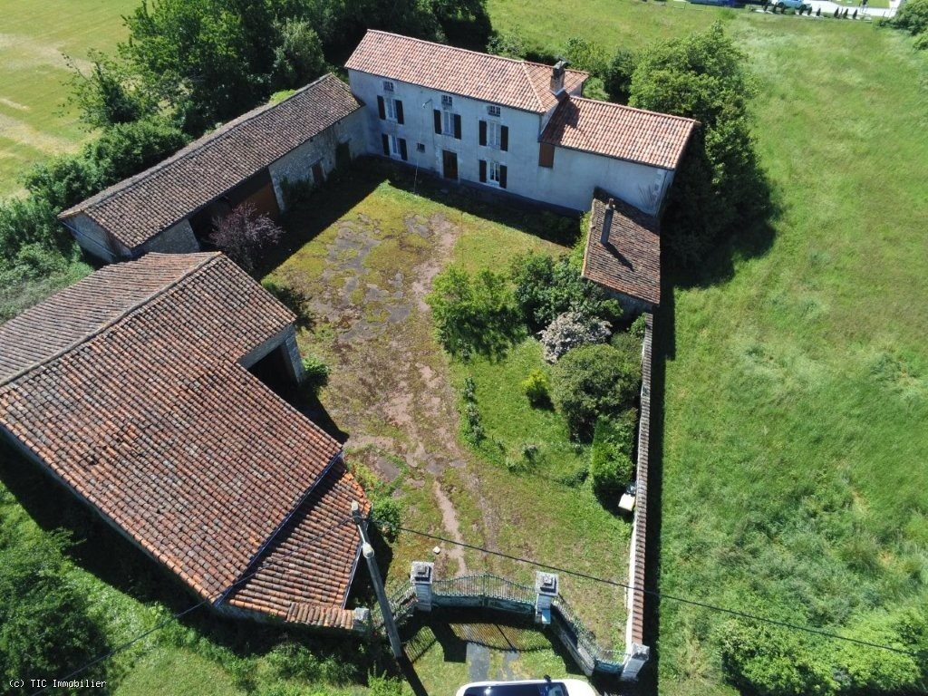 Maison à vendre, 182m², Ruffec