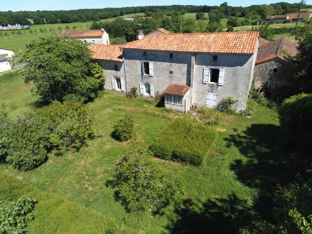 Maison à vendre, 182m², Ruffec