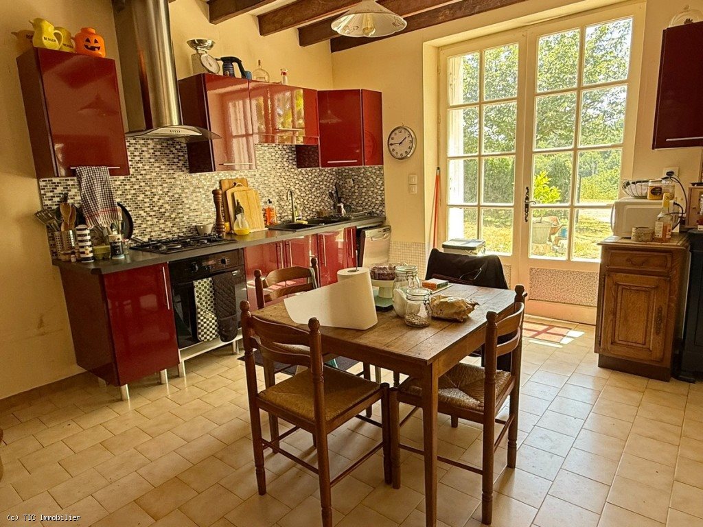 Maison à vendre, 216m², Nanteuil-en-Vallée