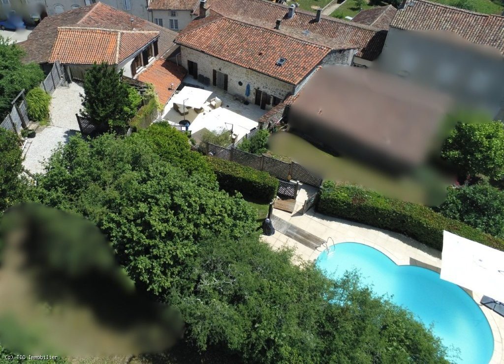 Maison à vendre, 284m², Nanteuil-en-Vallée