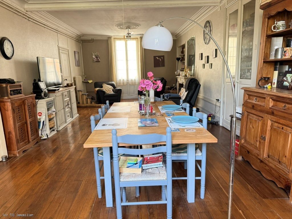 Maison à vendre, 224m², Aigre