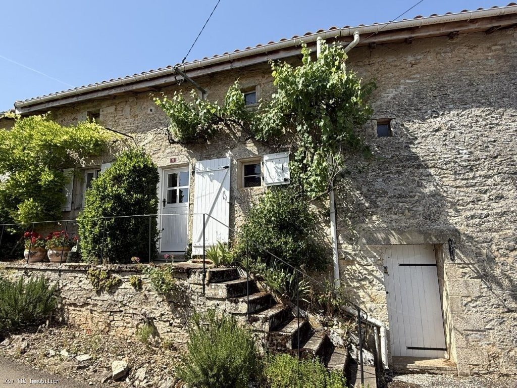 Maison à vendre, 100m², Nanteuil-en-Vallée