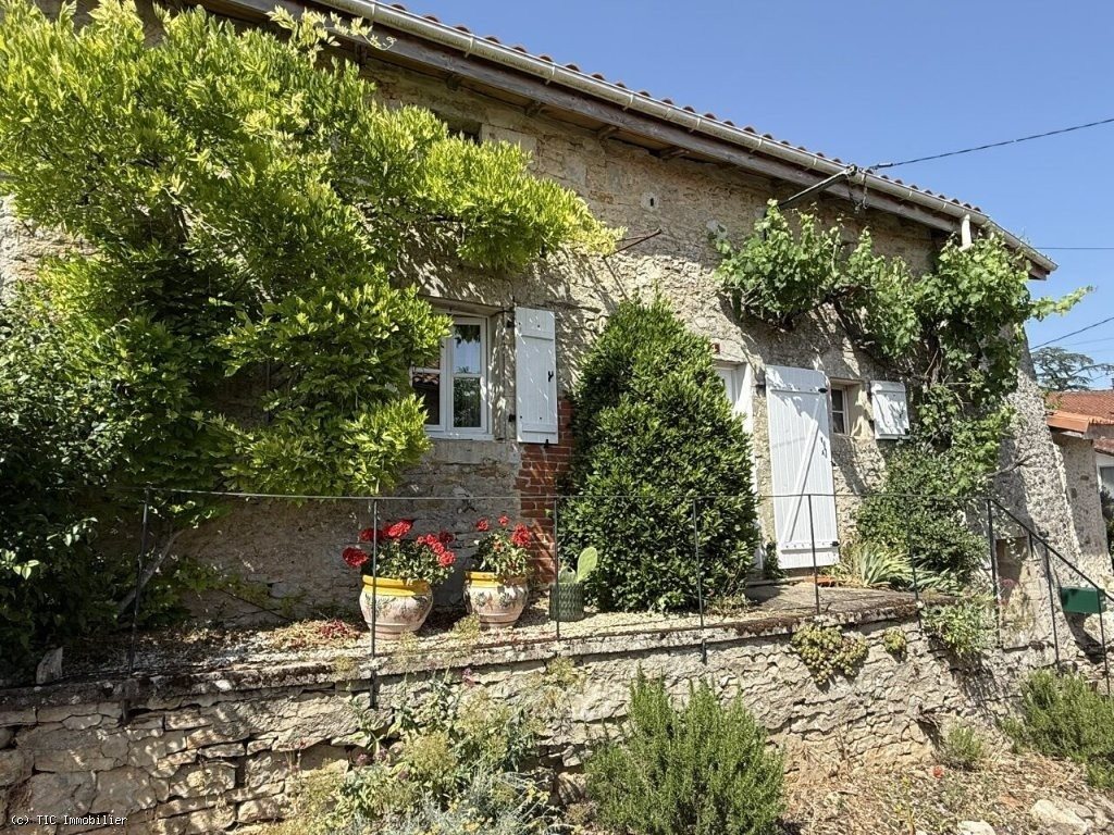 Maison à vendre, 100m², Nanteuil-en-Vallée