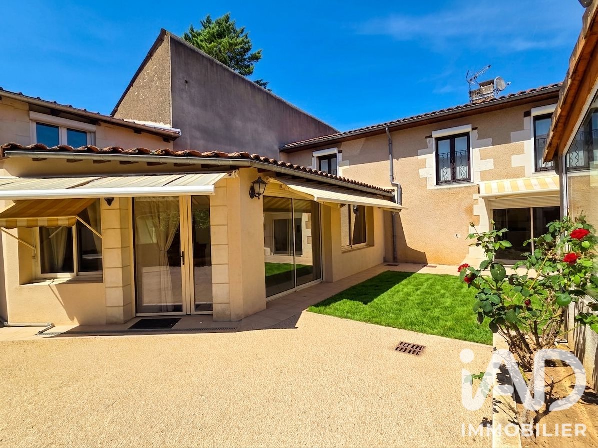 Maison à vendre, 188m², Neuville-de-Poitou