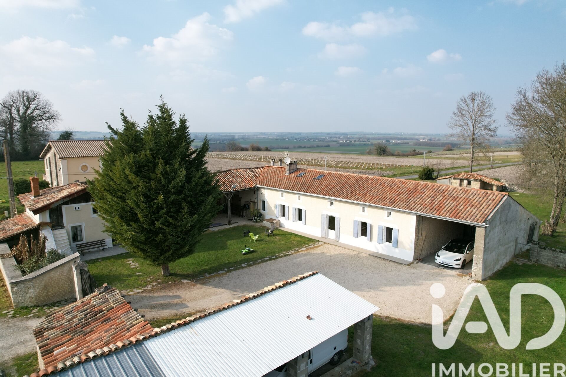 Maison à vendre, 226m², Pommiers-Moulons