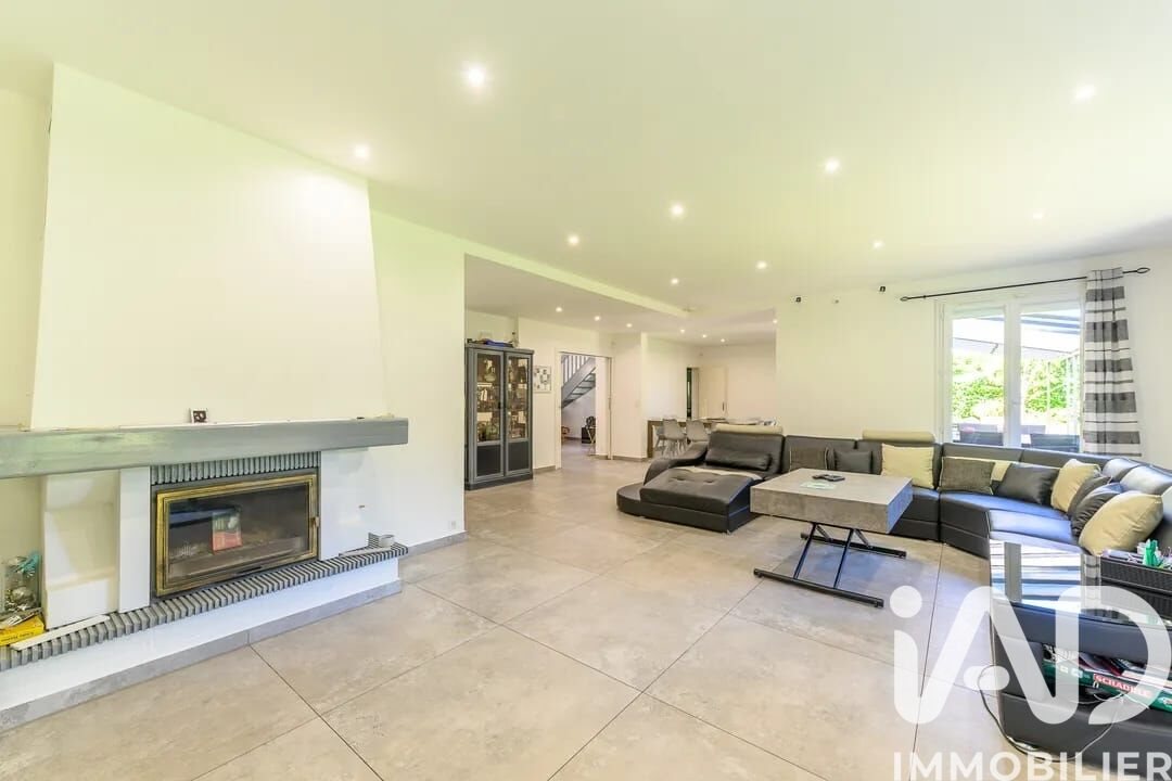 Maison à vendre, 232m², La Queue-en-Brie