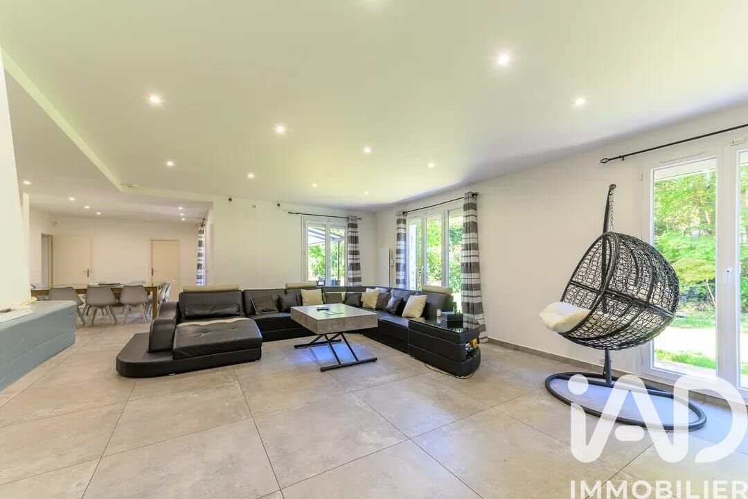 Maison à vendre, 232m², La Queue-en-Brie