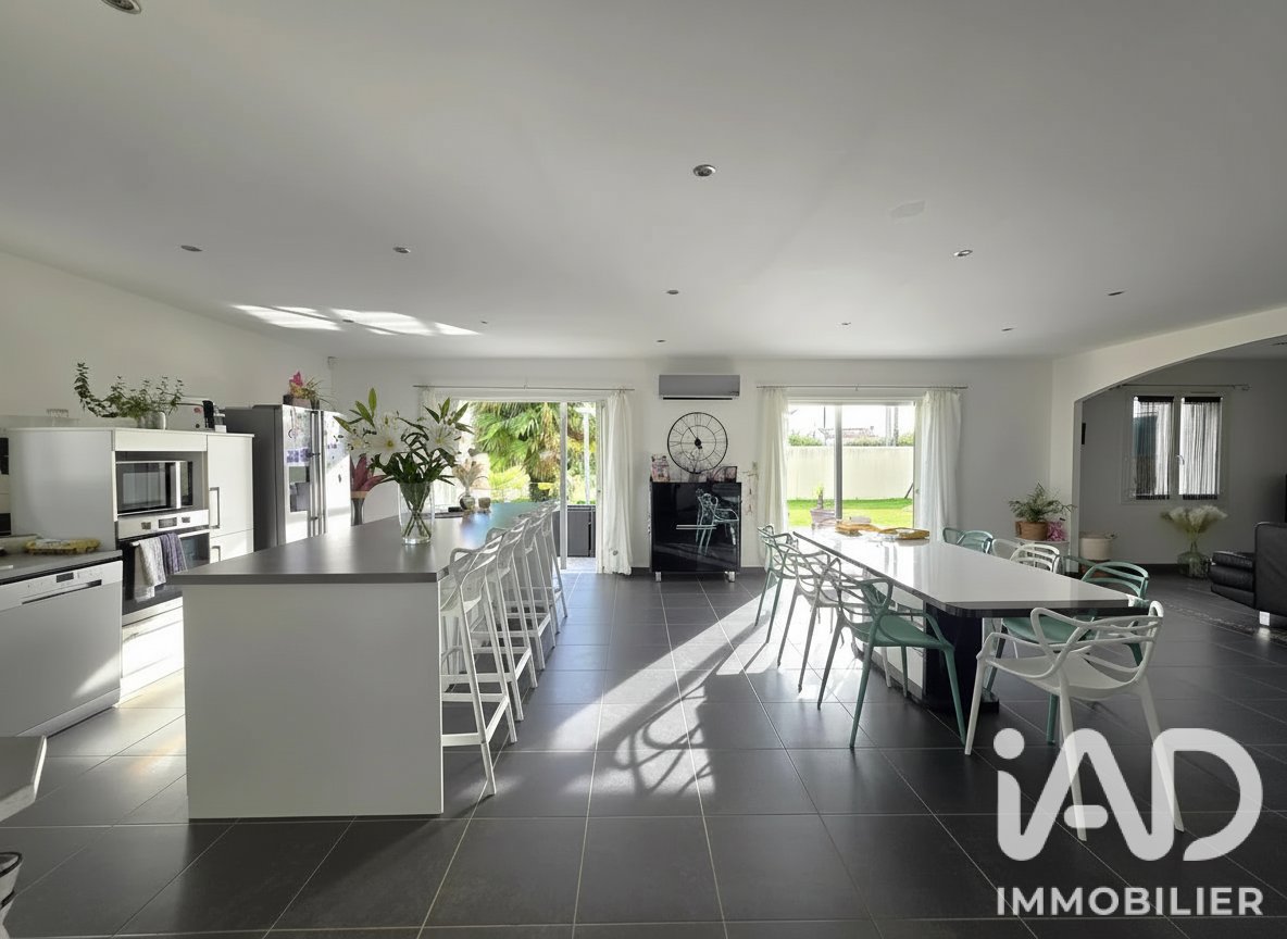 Maison à vendre, 136m², Saint-Just-Luzac